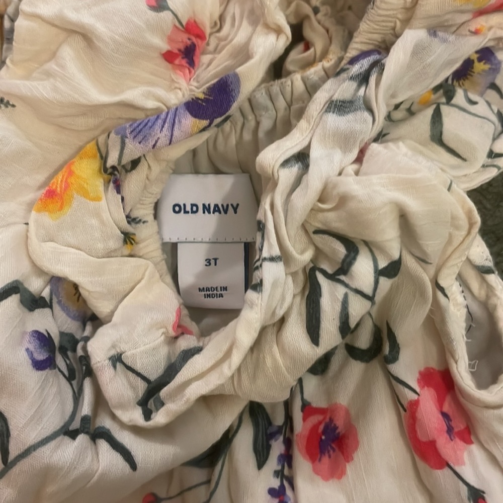 Old Navy 3T Flower Print Dress in Like New Condition - Picture 2 of 3